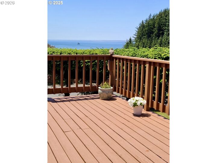 Property Photo:  19921 Whaleshead Rd # I-3  OR 97415 