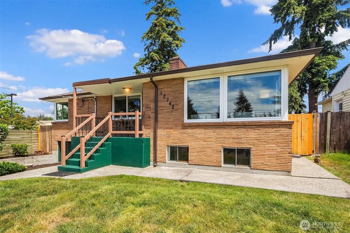 Property Photo: 12742 Palatine Avenue N WA 98133