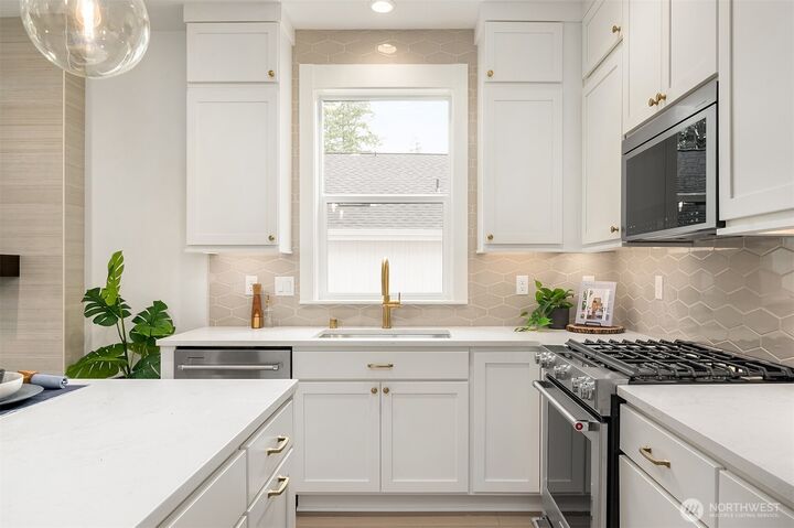 Property Photo:  11170 (Hs 24) NE 134th Court NE  WA 98052 