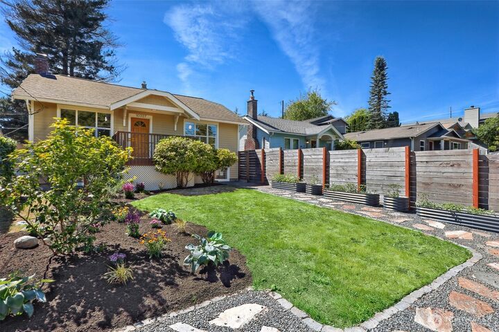 Property Photo:  10327  Stone Avenue N  WA 98133 