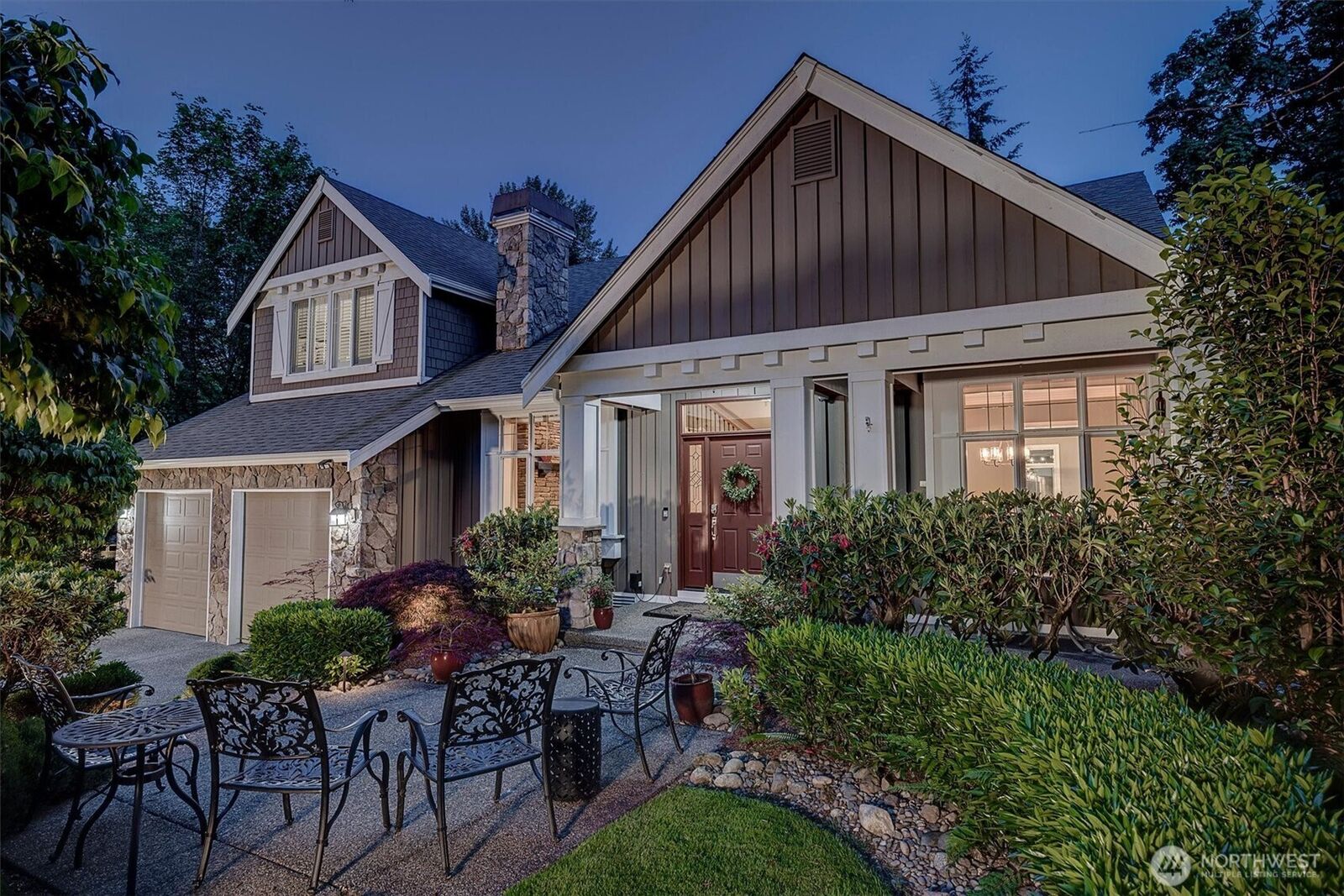 Property Photo: 14423 SE 89th Place WA 98059