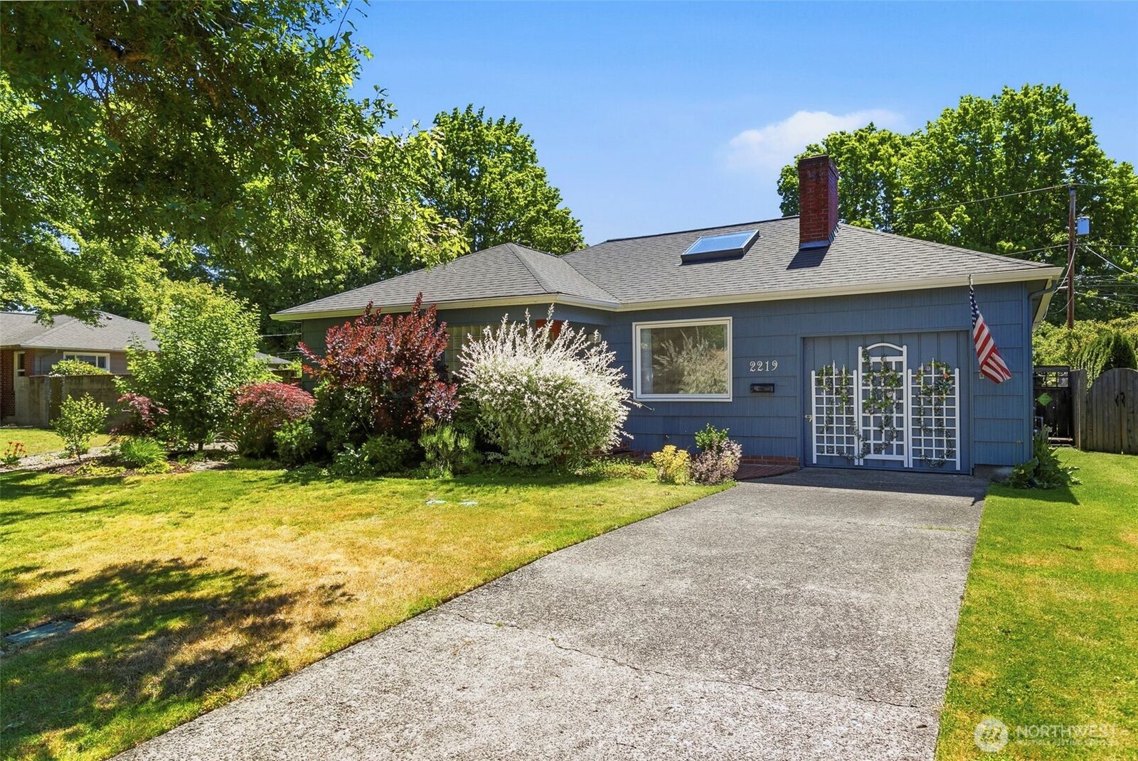 Property Photo:  2219  Washington Way  WA 98632 