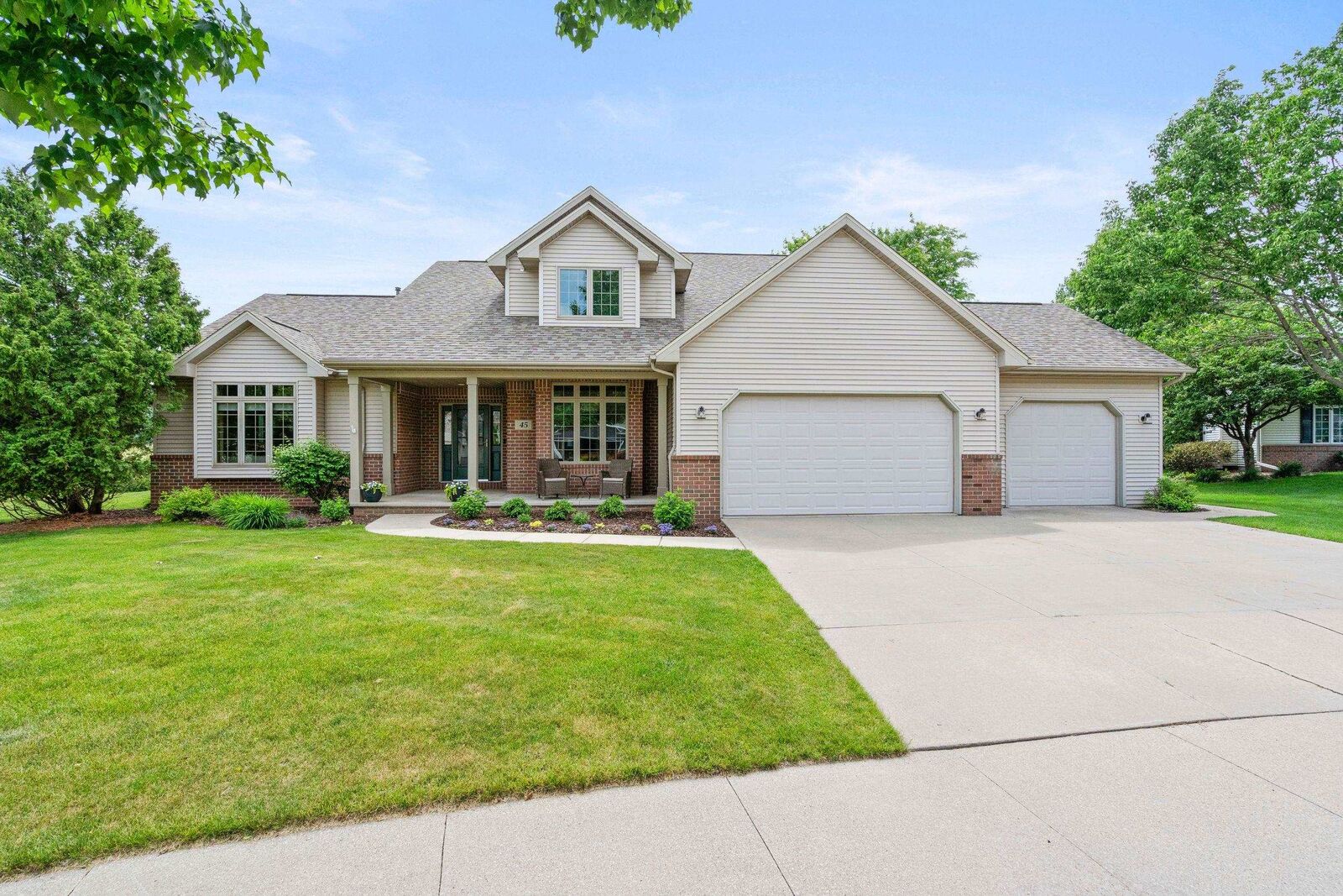 Property Photo: 45 Bellevue Place WI 54913-7674