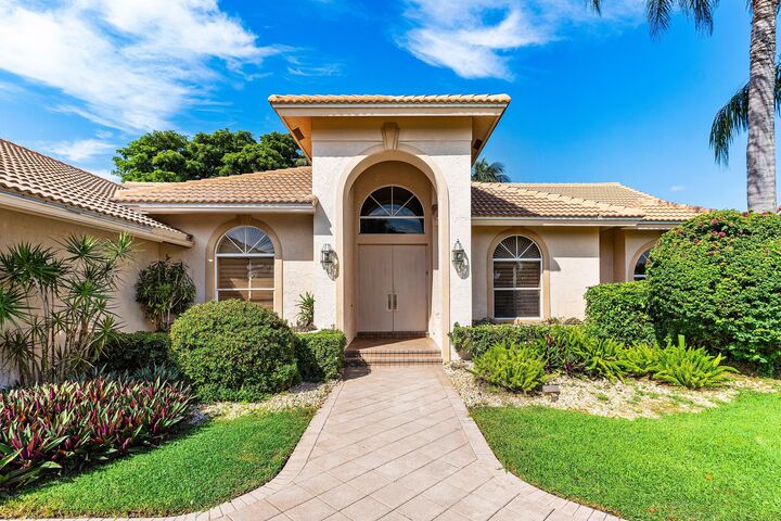 Property Photo: 17571 Bocaire Way FL 33487