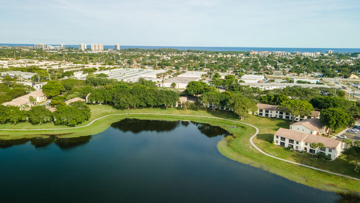 Property Photo: 2900 Olivewood Terrace 201 FL 33431