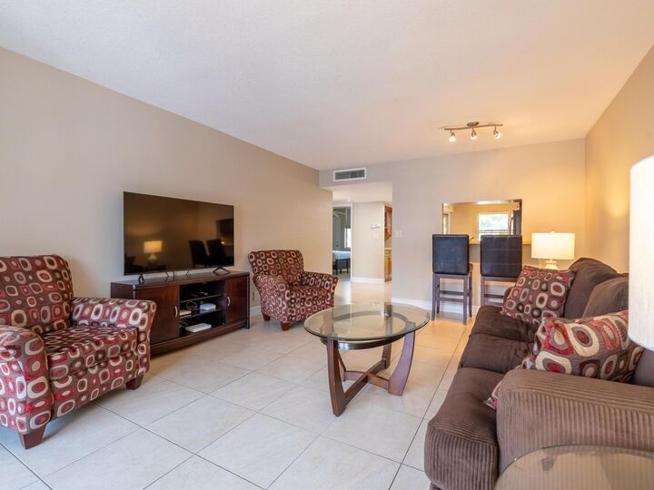 Property Photo: 777 S Federal Highway 107D FL 33062