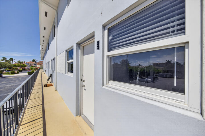 Property Photo: 505 NE 20th Avenue 209 FL 33441