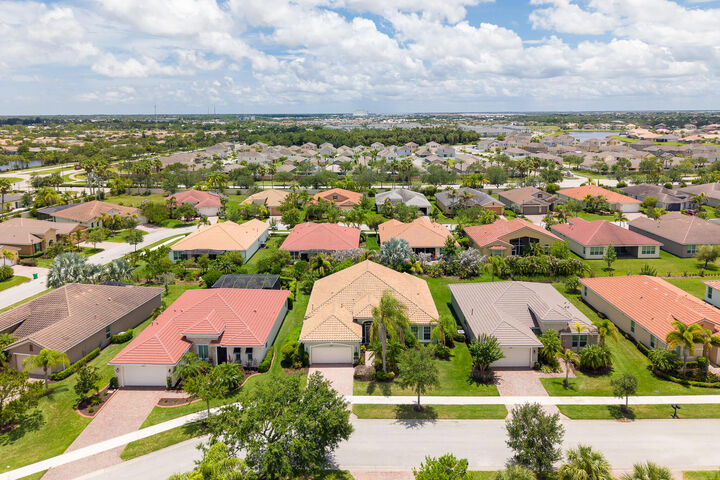 Property Photo: 11331 SW Aspen Lane FL 34987