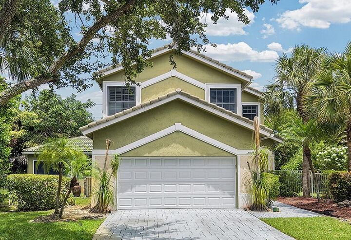 Property Photo: 8020 NW 70th Avenue FL 33067