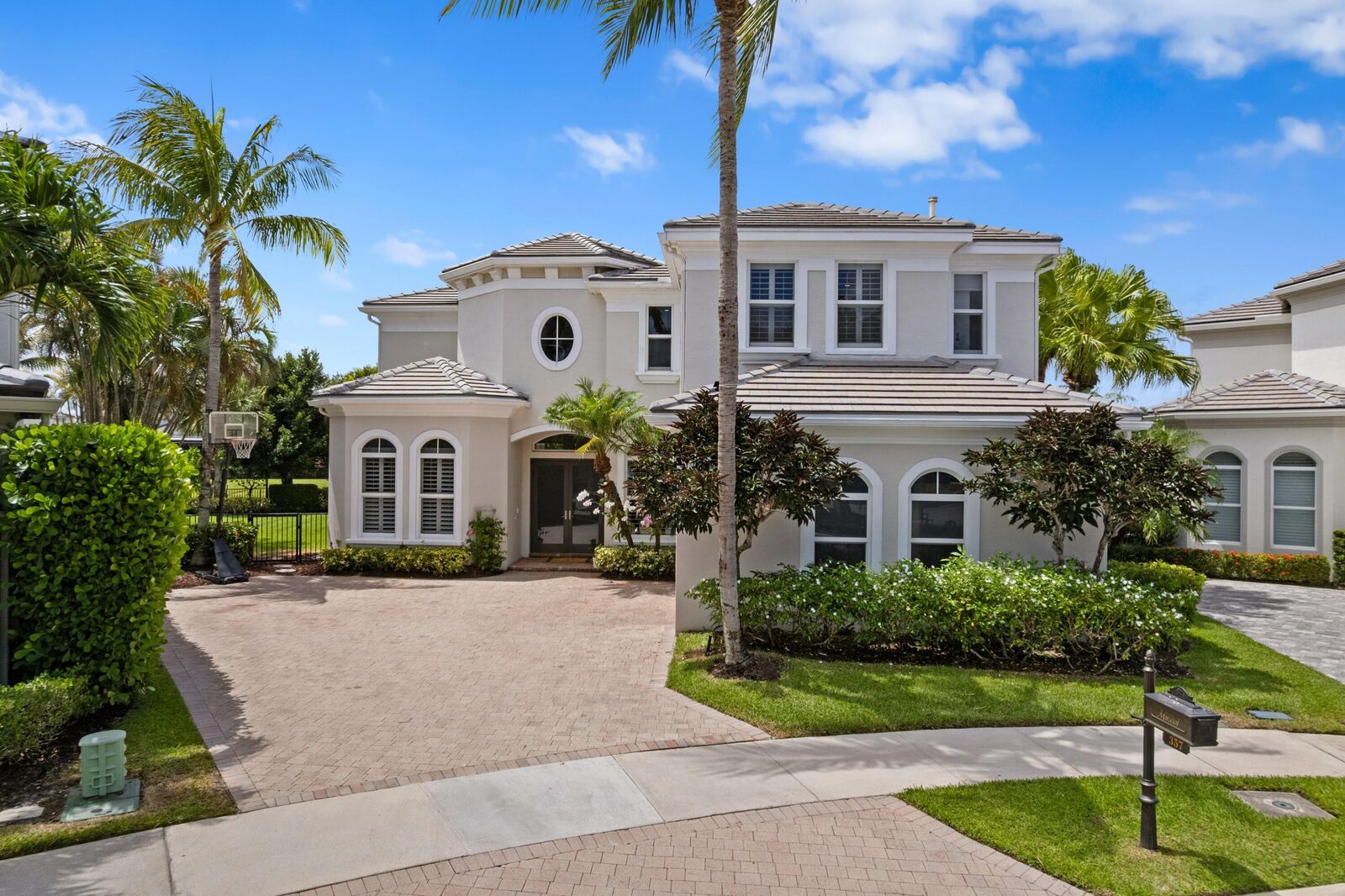 Property Photo: 357 Vizcaya Drive FL 33418