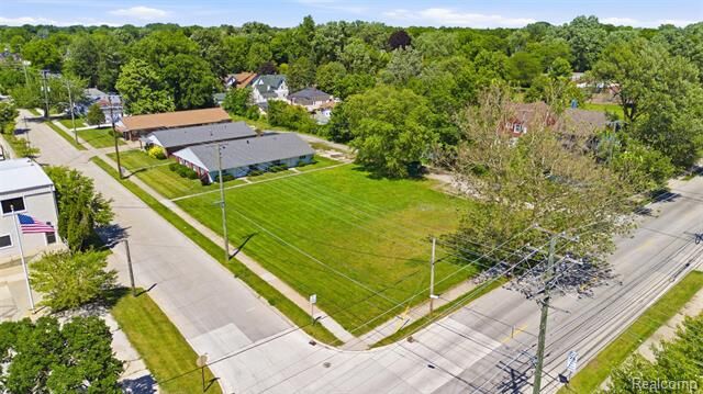 Property Photo:  61 Floral Avenue  MI 48043 