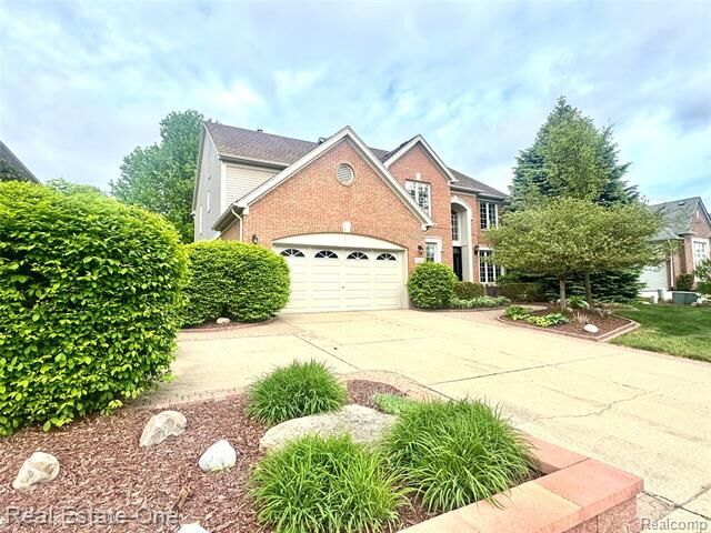 Property Photo:  1215 Letica Drive  MI 48307 