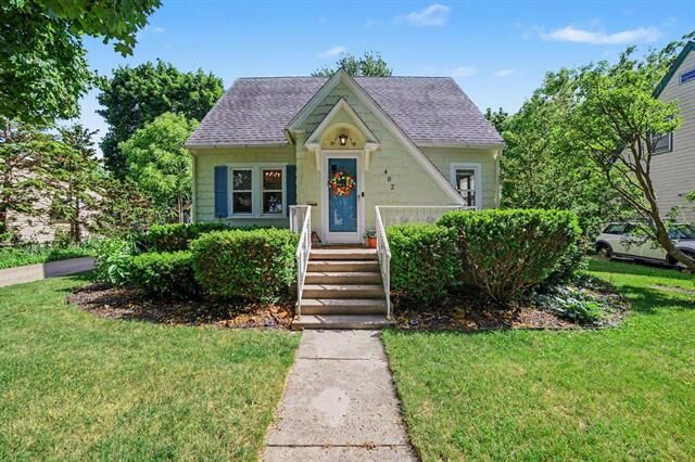 Property Photo: 402 E May Street MI 48858