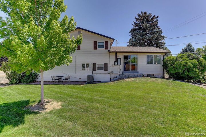 Property Photo:  