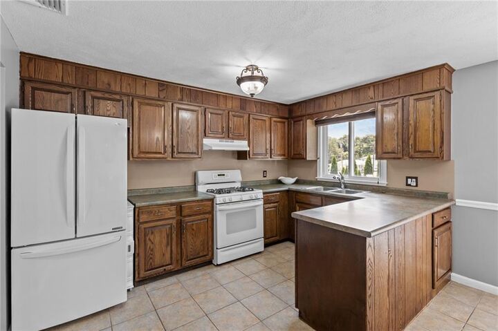 Property Photo:  38 Bateman Avenue  RI 02920 