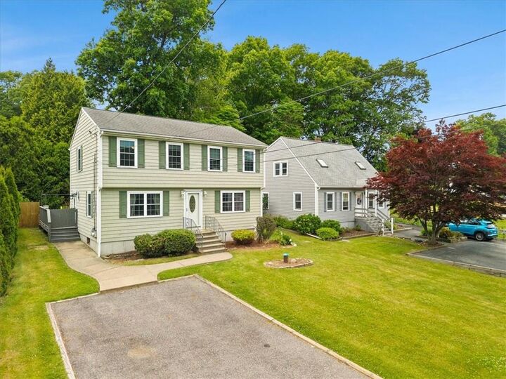 Property Photo:  1 Wapping Drive  RI 02809 