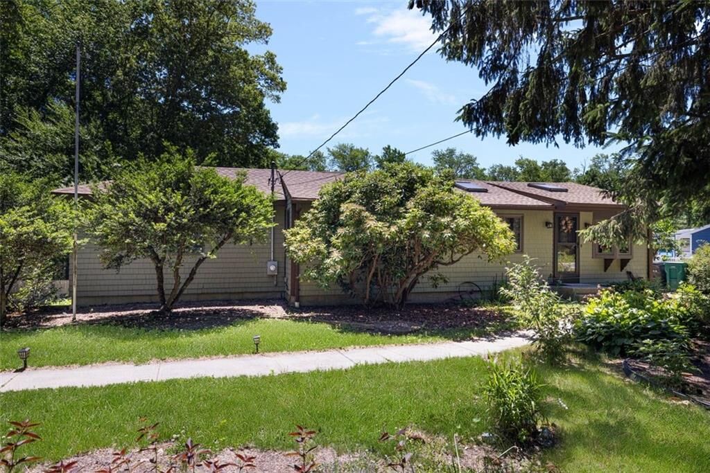 Property Photo:  456 Rockland Road  RI 02857 