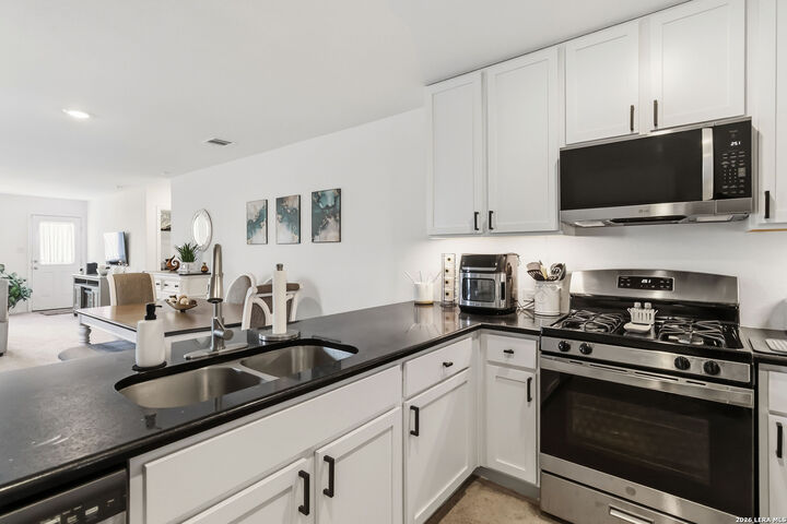 Property Photo: 5116 Yancy Crk TX 78109