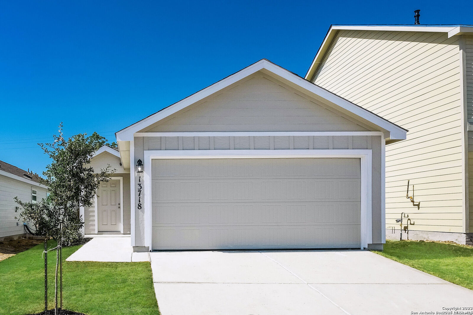 Property Photo:  4442 Grassland Pass  TX 78222 