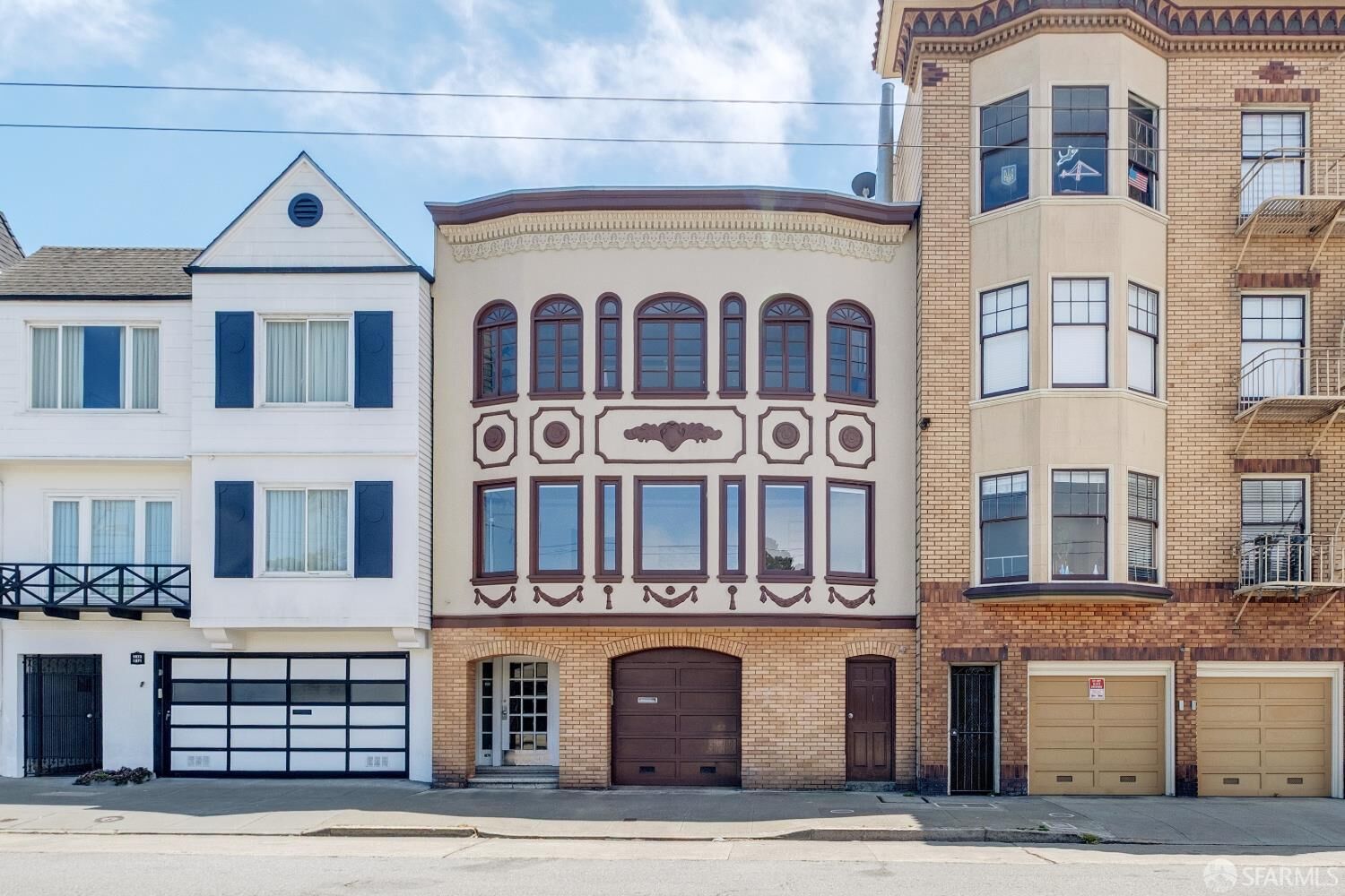Property Photo:  1877-1879 Chestnut Street  CA 94123 