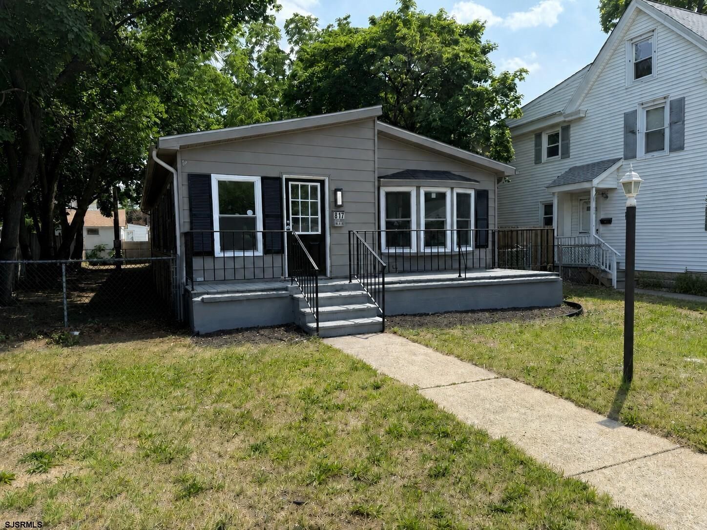 Property Photo:  817 E Main Street  NJ 08332-3442 