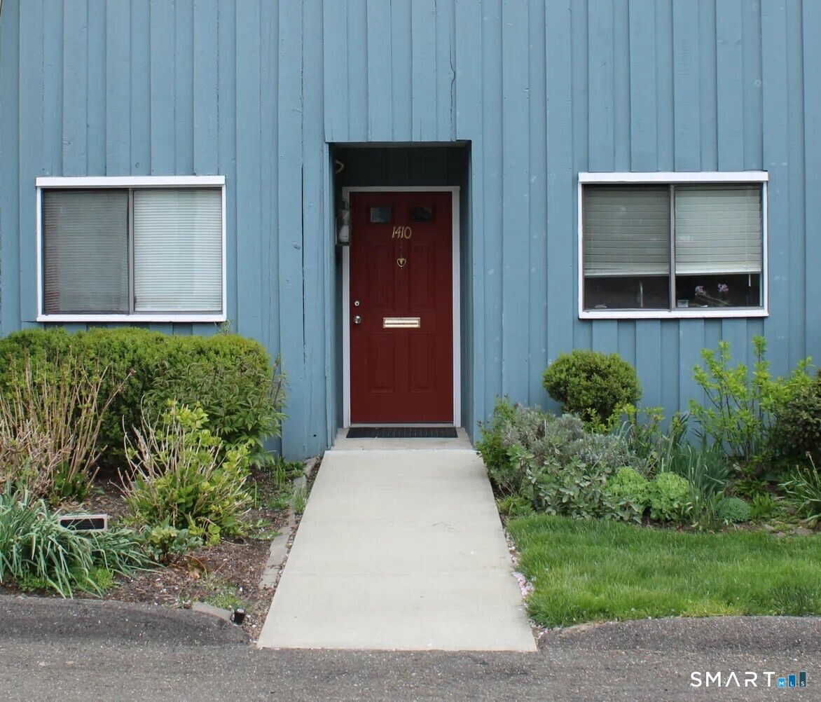 Property Photo:  1410 Melville Avenue 1410  CT 06825 