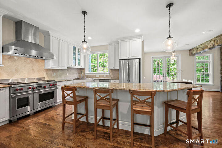 Property Photo:  45 Hampton Court  CT 06073 