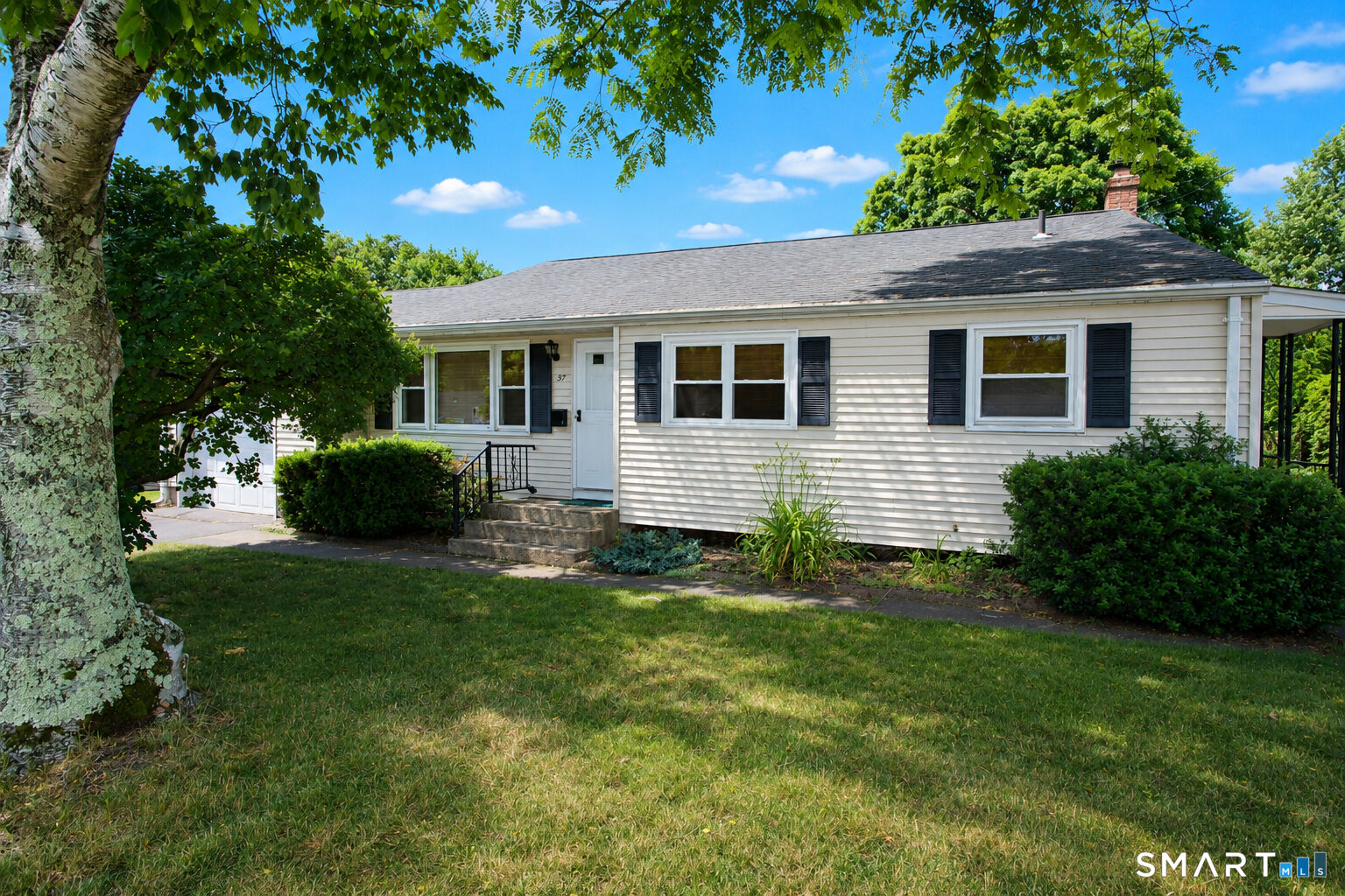 Property Photo: 57 Grande Road CT 06118