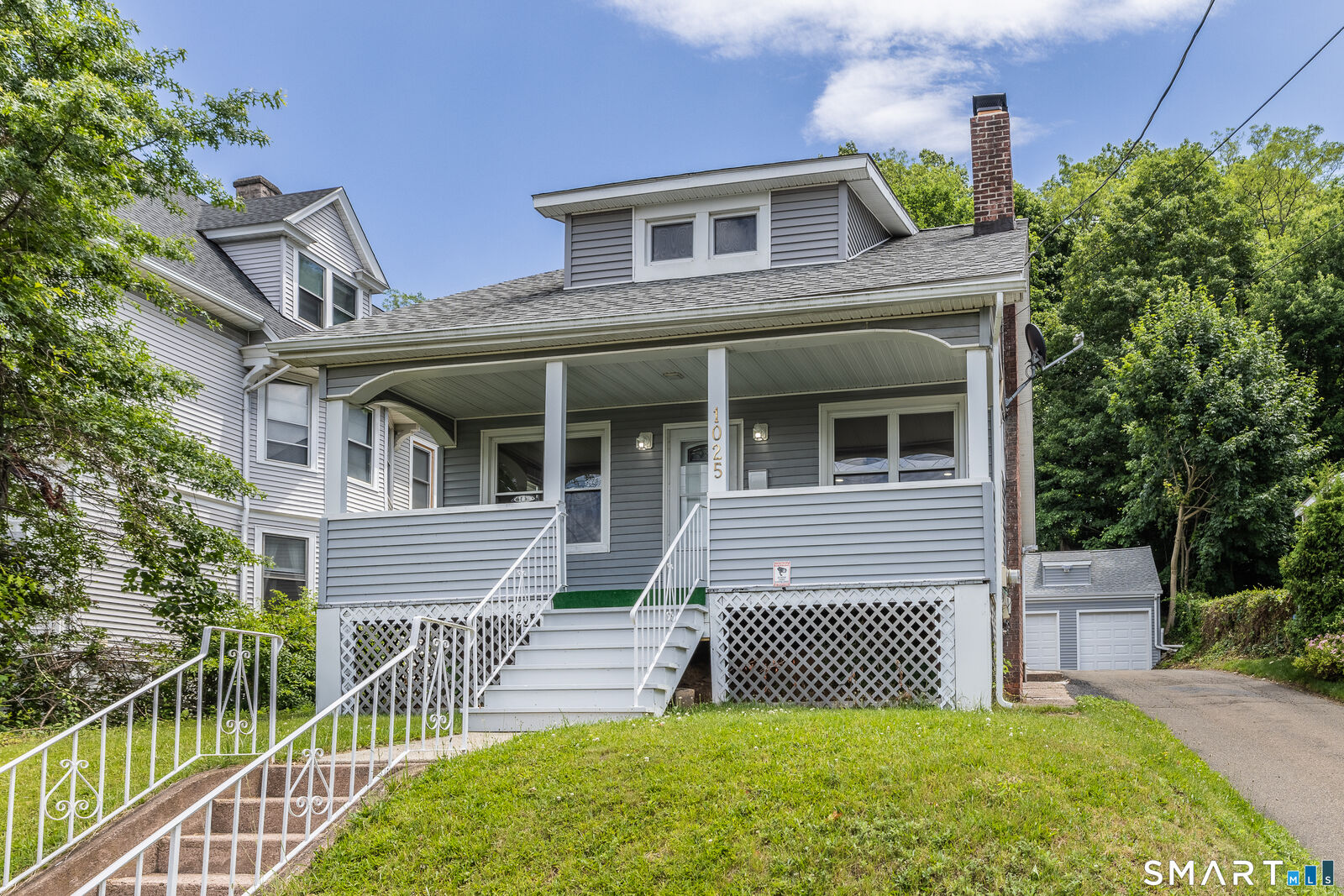 Property Photo:  1025 Townsend Avenue  CT 06511 