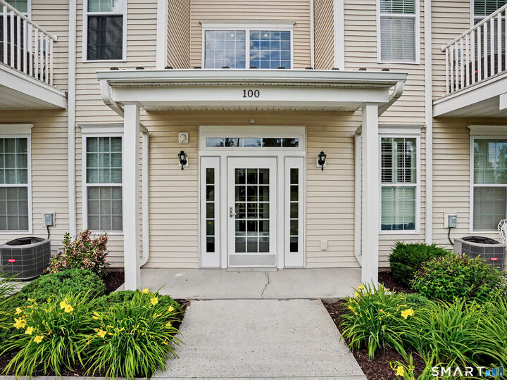Property Photo:  104 Center Meadow Lane 104  CT 06810 