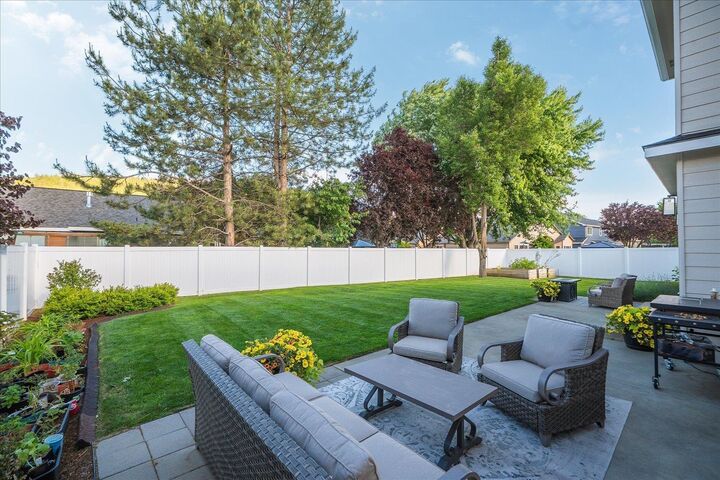 Property Photo:  1422 N Murray Ln  WA 99019 
