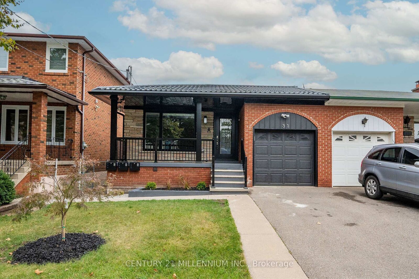 Property Photo:  31 Mariposa Avenue B  ON M6N 4A1 