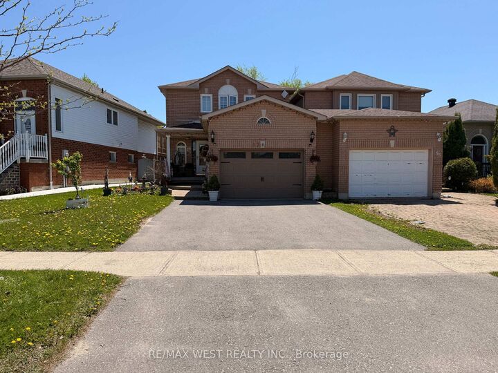 Property Photo:  87 Athabaska Road  ON L4N 8E9 