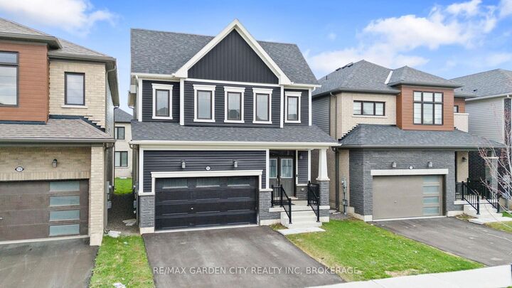 Property Photo:  111 Sunflower Crescent  ON L3B 0L1 