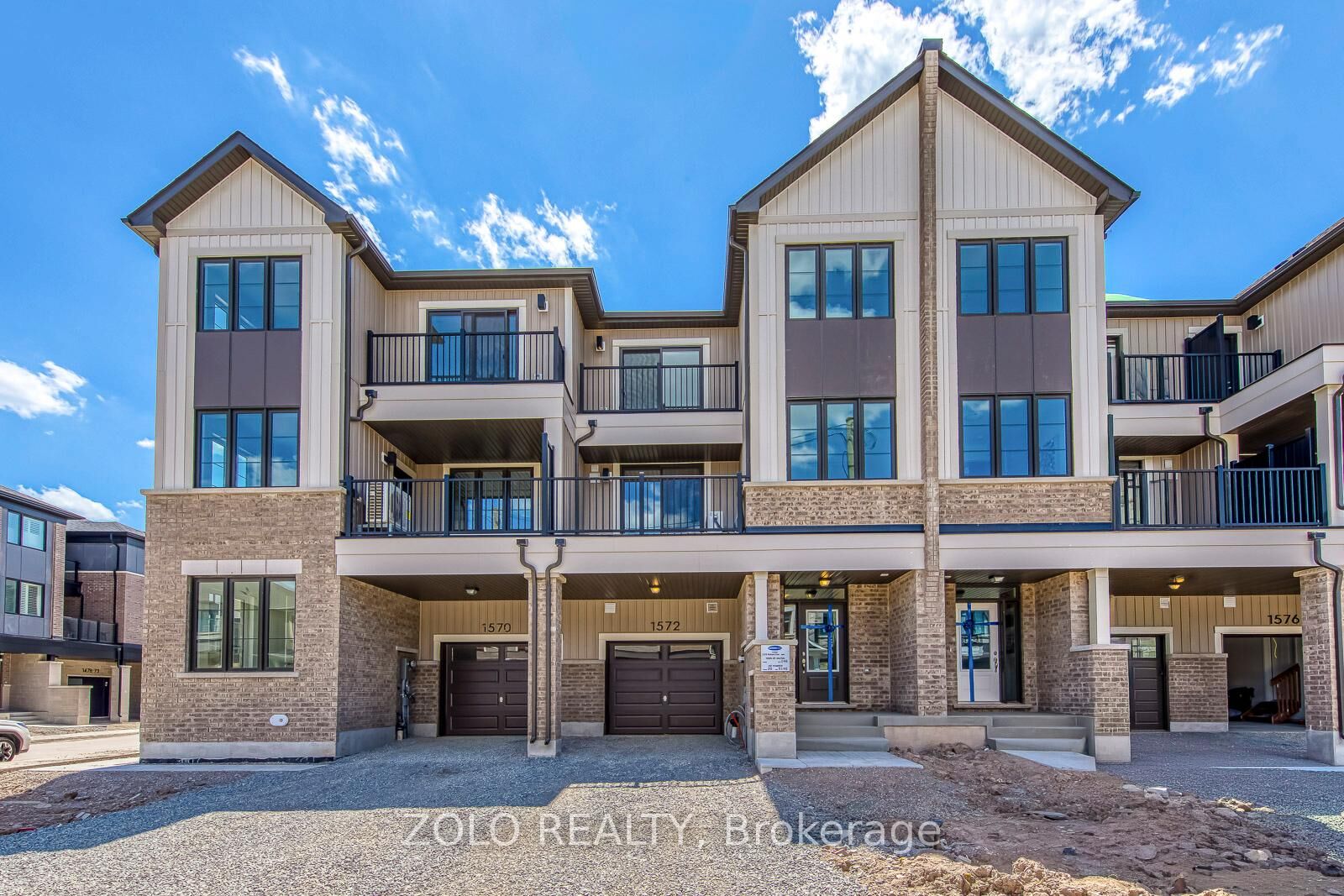 Property Photo:  1572 Rutland Crescent  ON L9E 2H5 