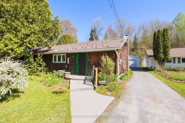 Property Photo: 98 Glendale Avenue ON K0J 1P0