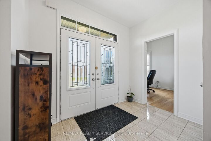 Property Photo: 104 Sharpe Crescent ON L0G 1W0