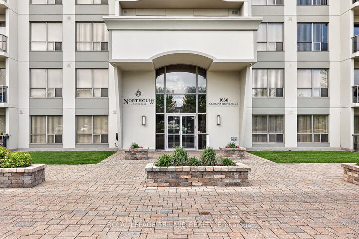 Property Photo: 1030 Coronation Drive 203 ON N6G 0G5