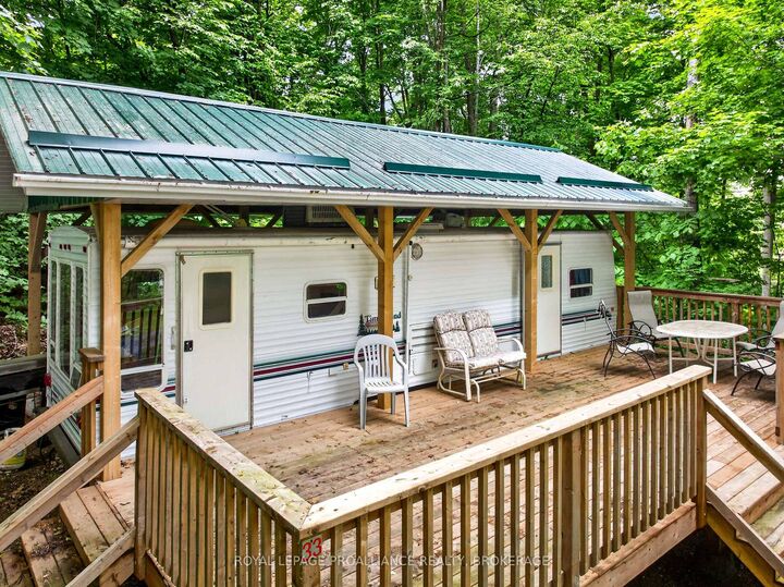 Property Photo: 9 Glenford Lane 33 ON K0H 1T0