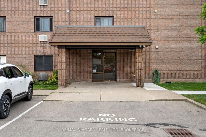 Property Photo: 72 Main Street 325 ON L3K 5Z8