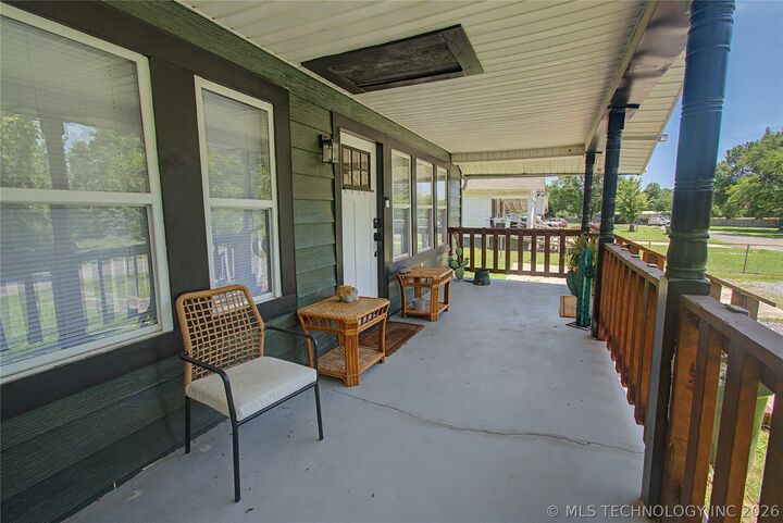 Property Photo:  606 Evelyn St  OK 74401 