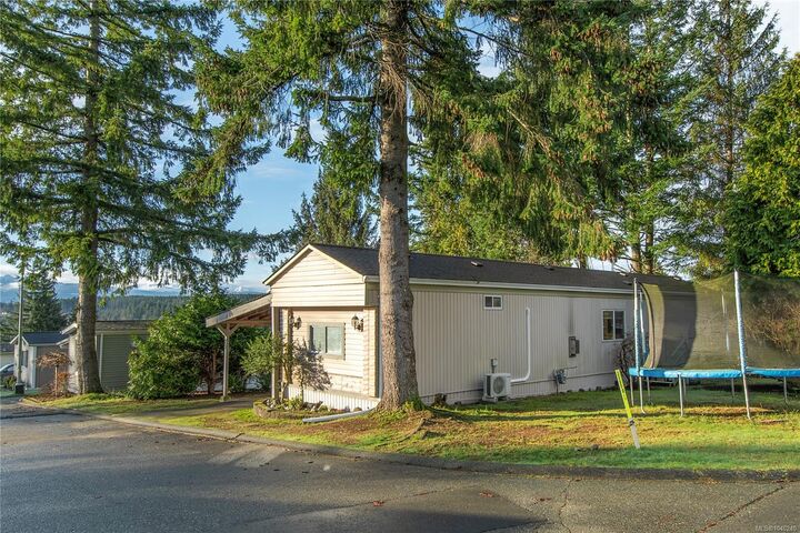 Property Photo: 1160 Shellbourne Blvd #21 BC V9H 1H9