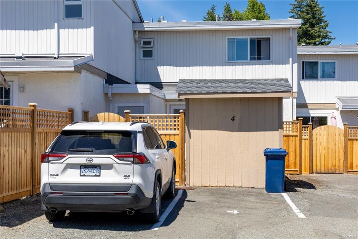 Property Photo: 400 Robron Rd #4 BC V9W 5N5