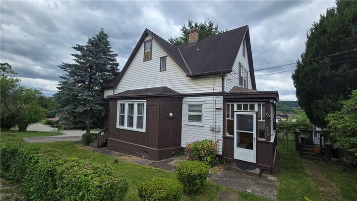 Property Photo:  433 Lemon Ave  PA 15132 