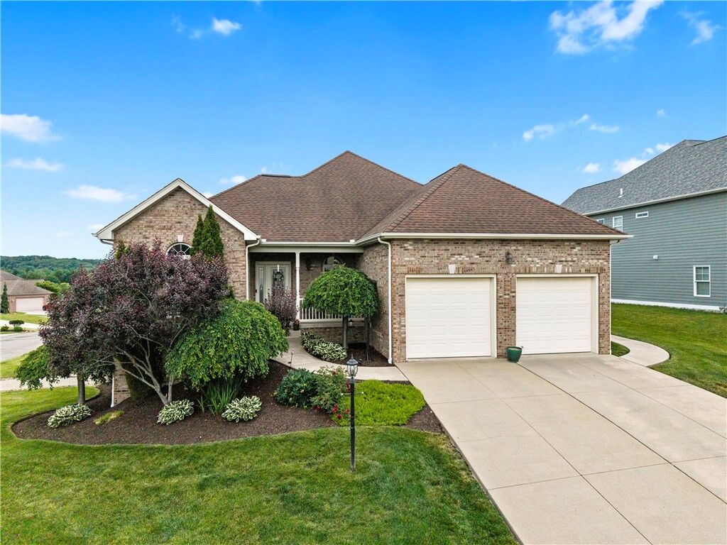 Property Photo:  101 Quaker Ridge Ct  PA 15009 