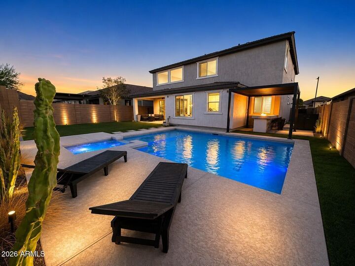 Property Photo:  7228 W Quail Track Drive  AZ 85383 