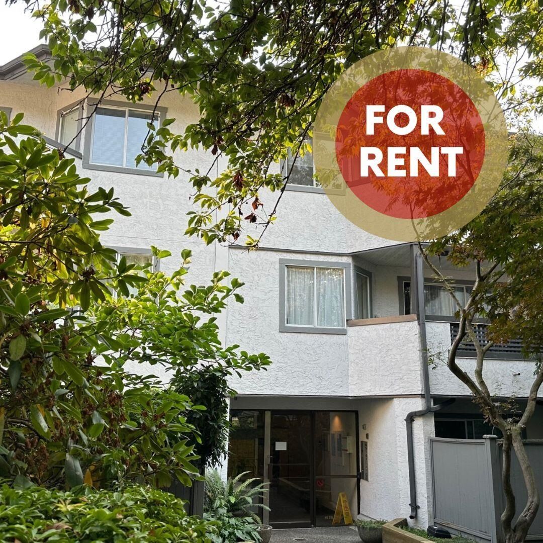 Property Photo: 809 W 16th Street 209 BC V7P 1M6