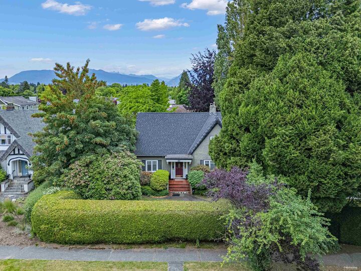Property Photo: 1049 W 33rd Avenue BC V6M 1A1