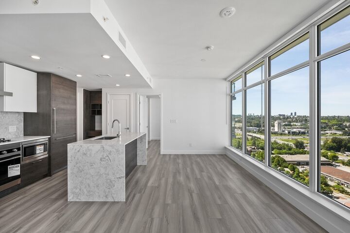 Property Photo: 2381 Beta Avenue 2801 BC V5C 0P7