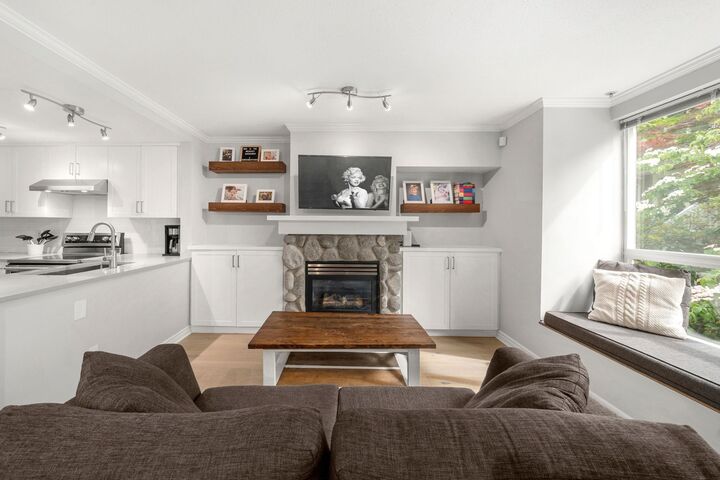 1073 Lynn Valley Road 6 — photo 1